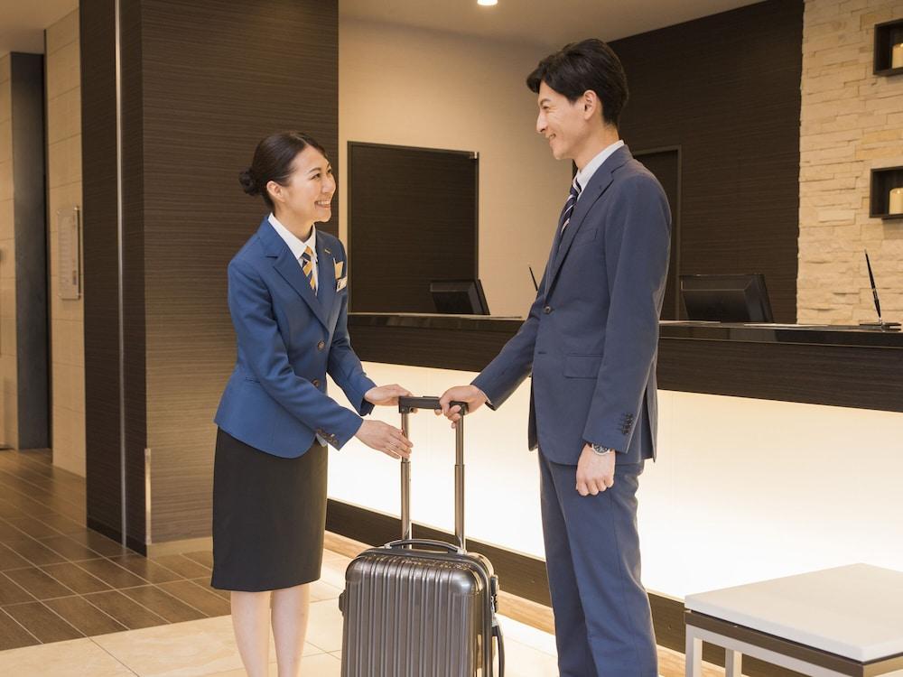 新大阪舒适 3*
